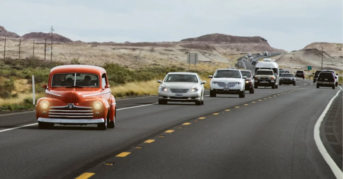 berkendara menggunakan mobil